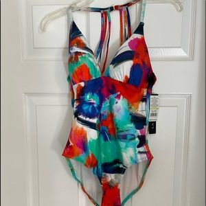LA BLANCA 🌟Brand New and Gorgeous🌟 one-piece swimming suit, with tags